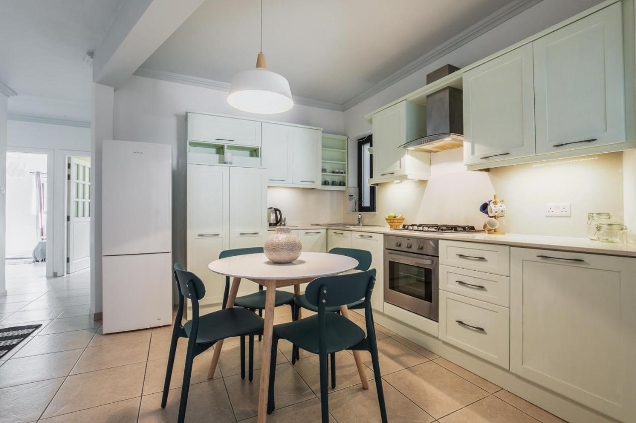 Stylish 3 Bedroom Apartment - St. Julians - 5 Mins From Balluta Bay St. Julian's Exteriör bild